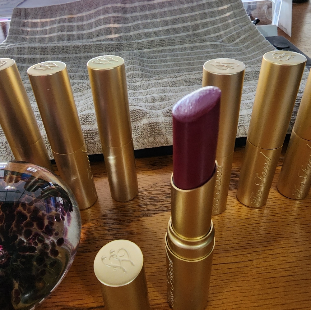 NWOB Too Faced La Creme Lipstick